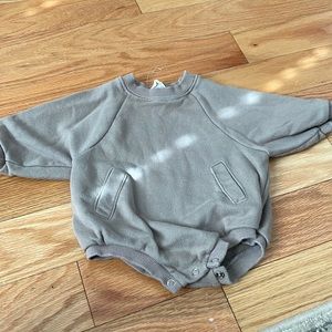 6-12 mos bubble sweatshirt romper